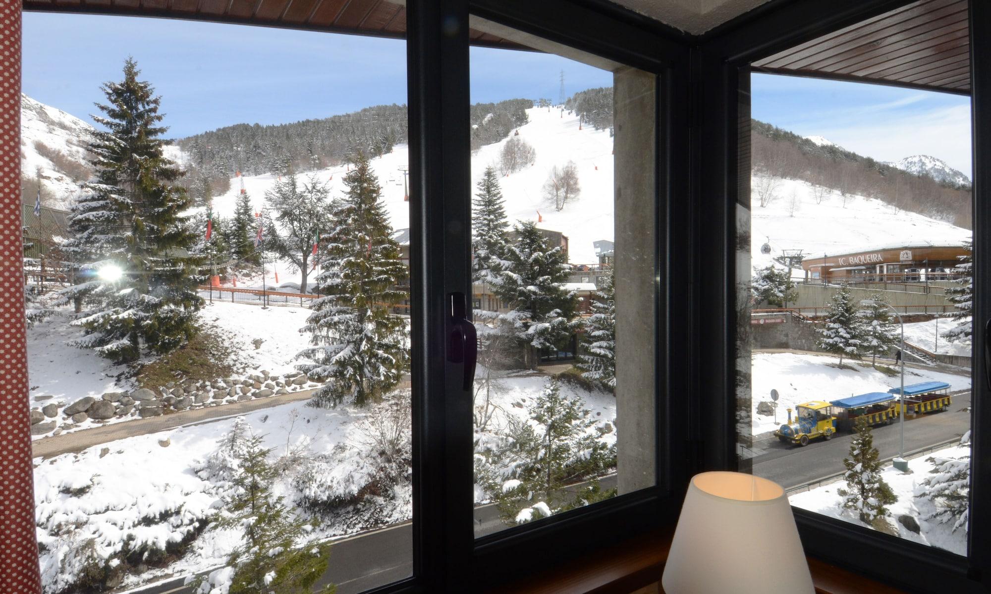 Tuc Blanc Hotell Baqueira Beret Eksteriør bilde