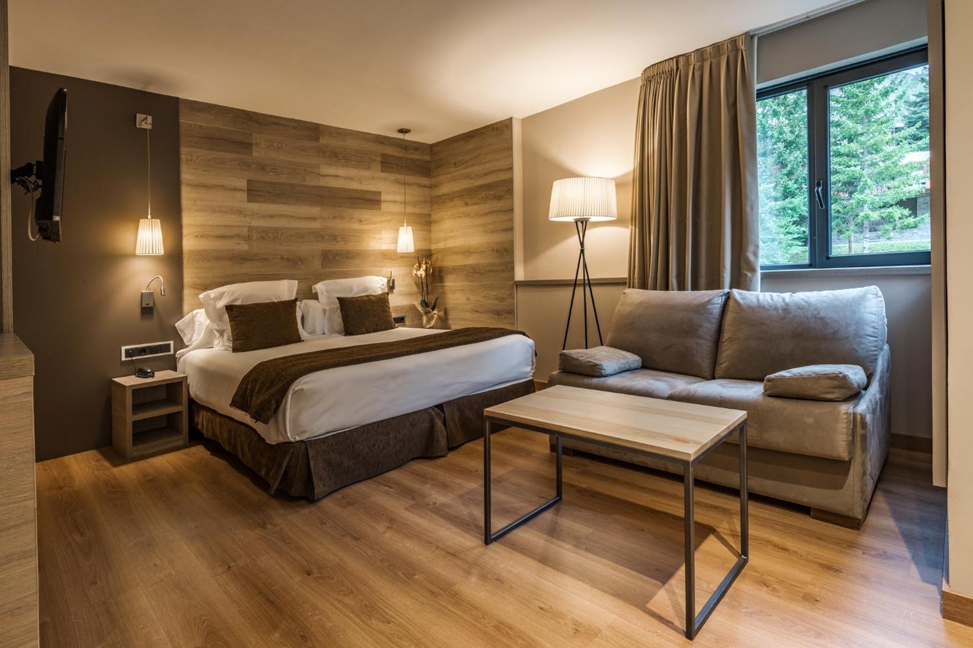 Tuc Blanc Hotell Baqueira Beret Eksteriør bilde