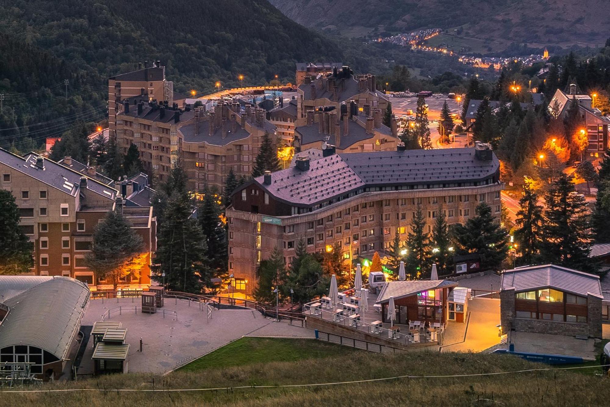 Tuc Blanc Hotell Baqueira Beret Eksteriør bilde