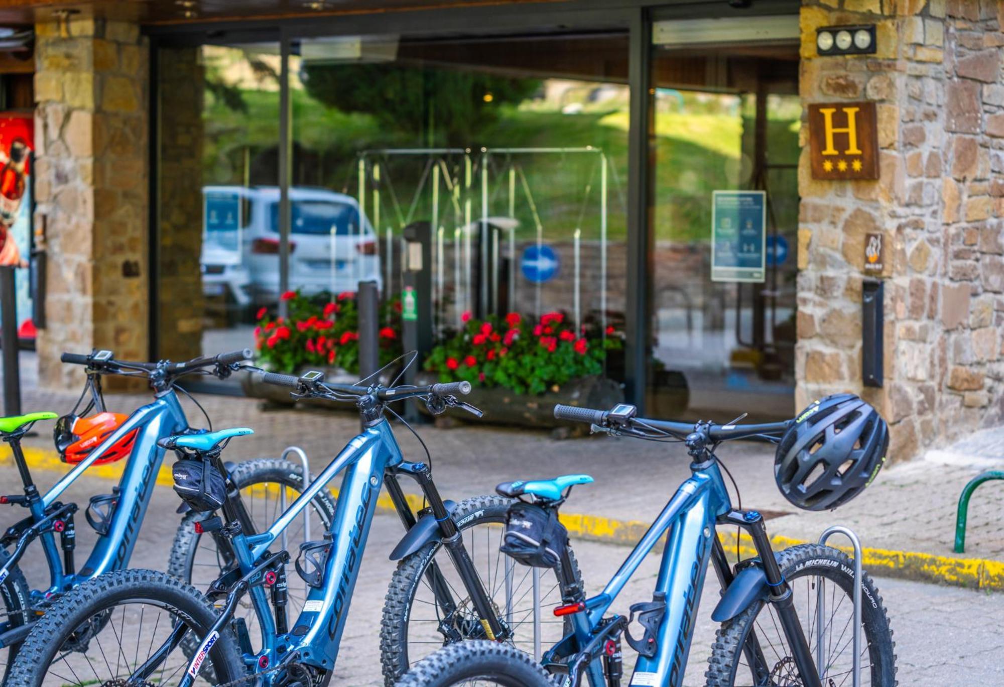 Tuc Blanc Hotell Baqueira Beret Eksteriør bilde
